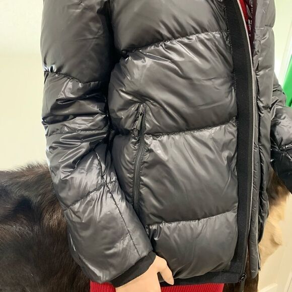 New BCBGMAXAZRIA Womens Patent Quilted Puffer Down Jacket - Picture 4 of 15